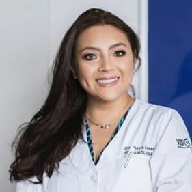 Dra. Ana Margarita Barreno Layedra, Pediatra en Riobamba