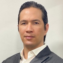 Dr. Víctor Párraga V., Pediatra-Neonatólogo en Manta
